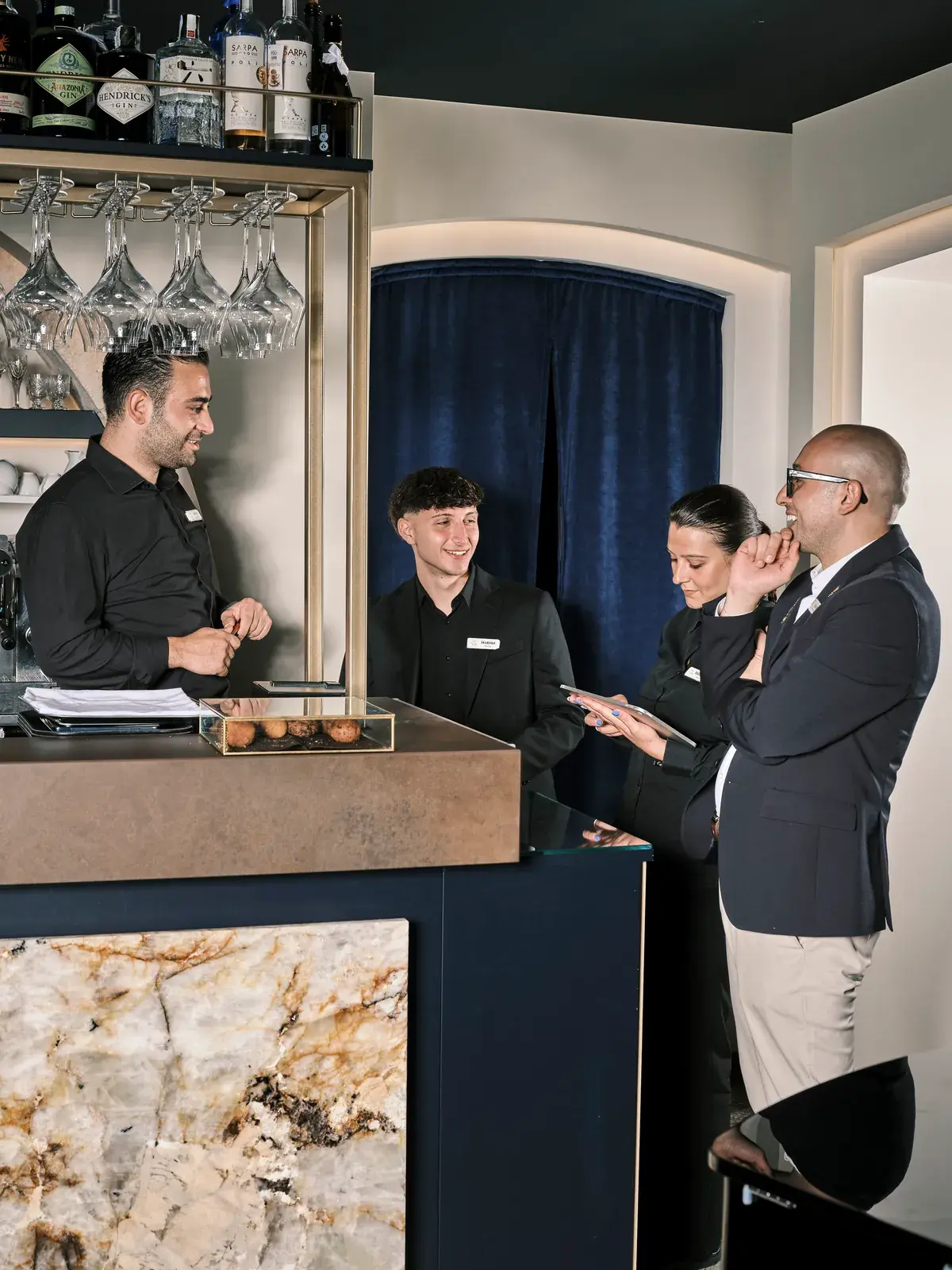 Atmosfera serale al pianoforte da NOS Ristorante Alberobello